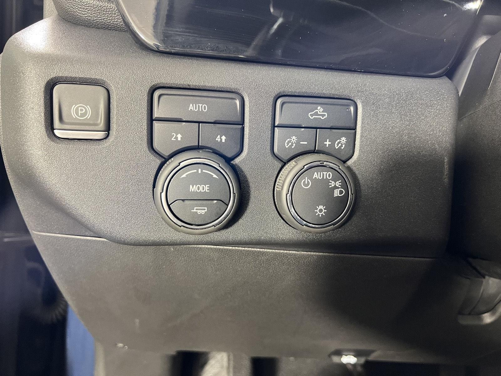 Used 2022 Northsky Blue Metallic Chevrolet LT image 26
