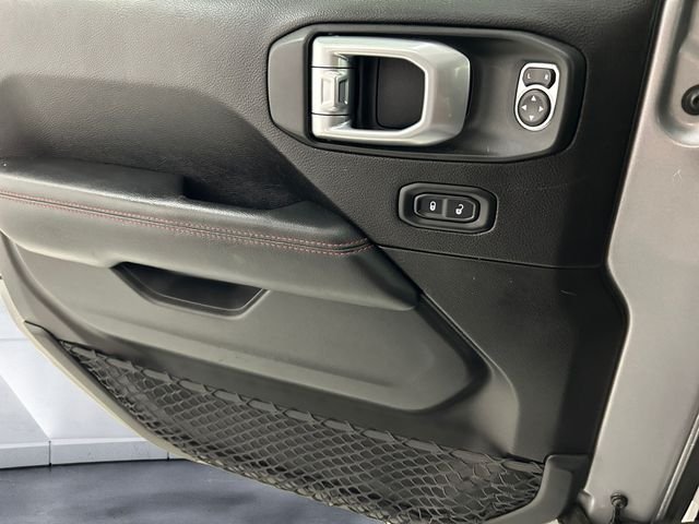 Used 2020 Silver Jeep Rubicon image 12