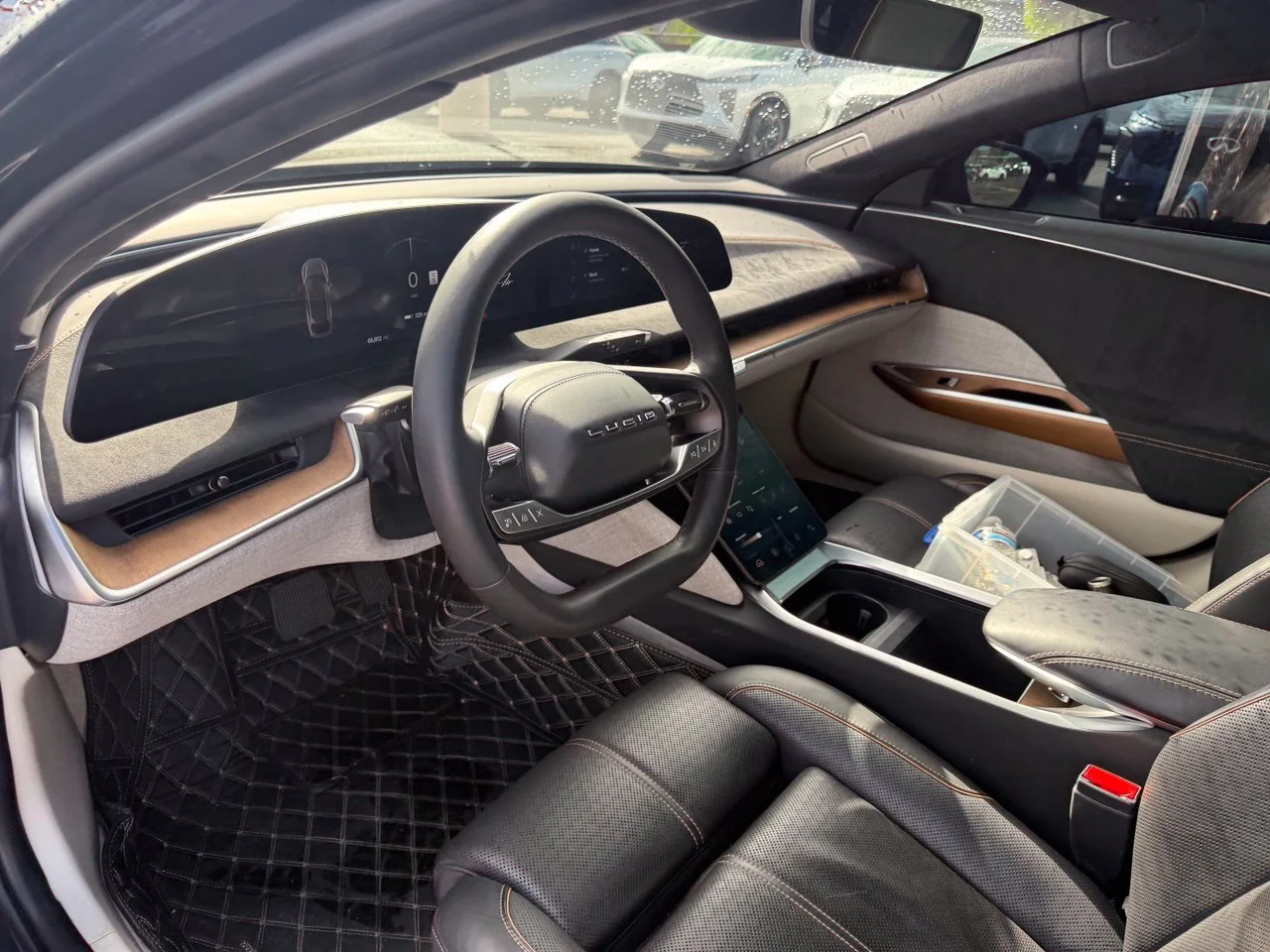 Used 2022  Lucid Grand Touring image 12
