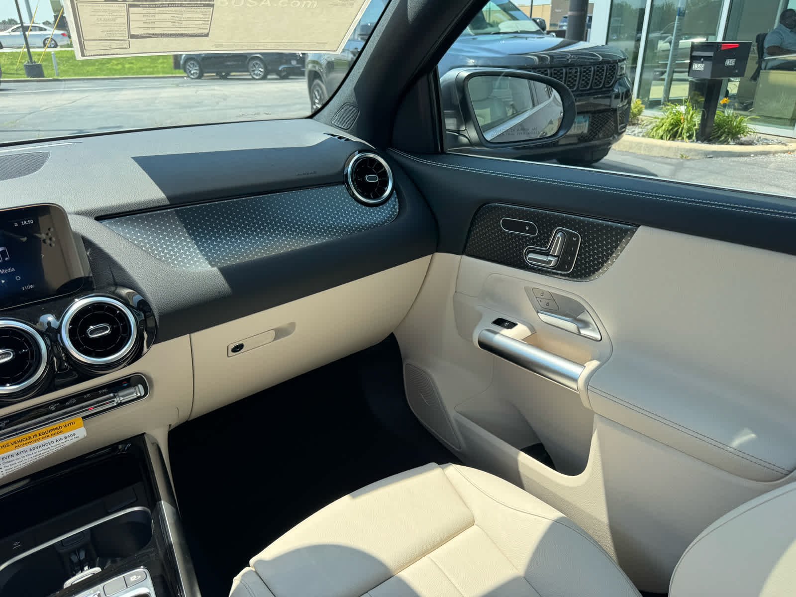 New 2026 Mountain Grey Metallic Mercedes-Benz GLA 250 image 37