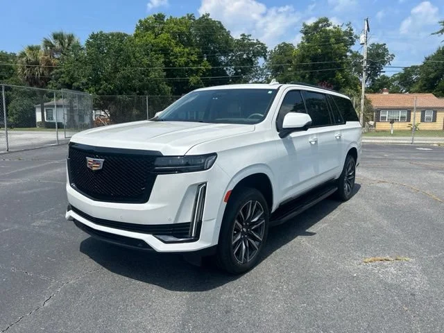 Used 2023 Crystal White Tricoat Cadillac Sport Platinum image 1