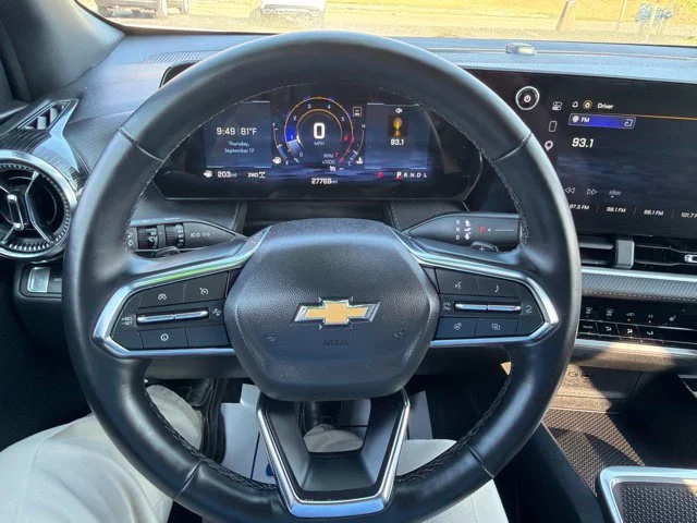 Used 2026 Summit White Chevrolet LT image 30