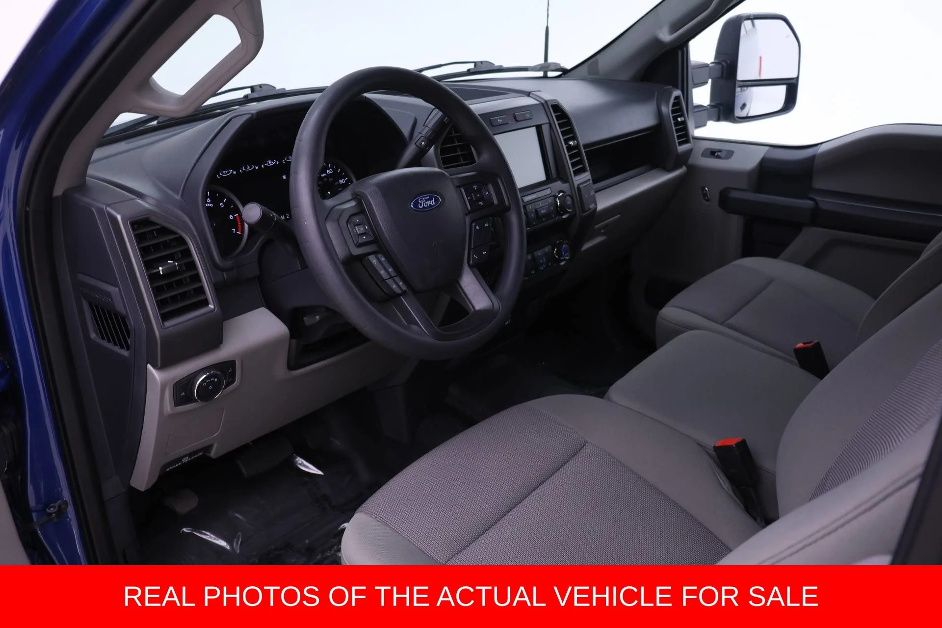 Used 2022 Blue Ford XL image 3