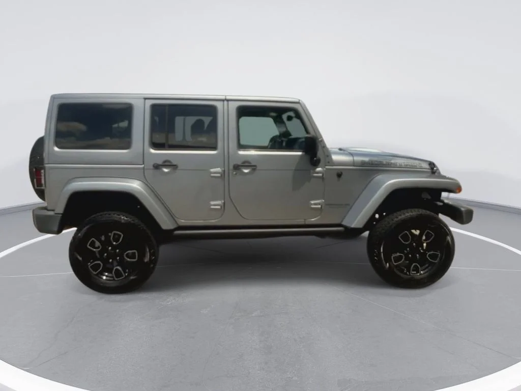 Used 2017 Silver Jeep Unlimited Sahara image 9