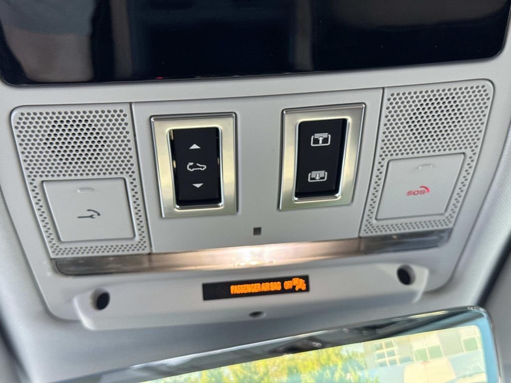 New 2026 Santorini Black Land Rover S image 23