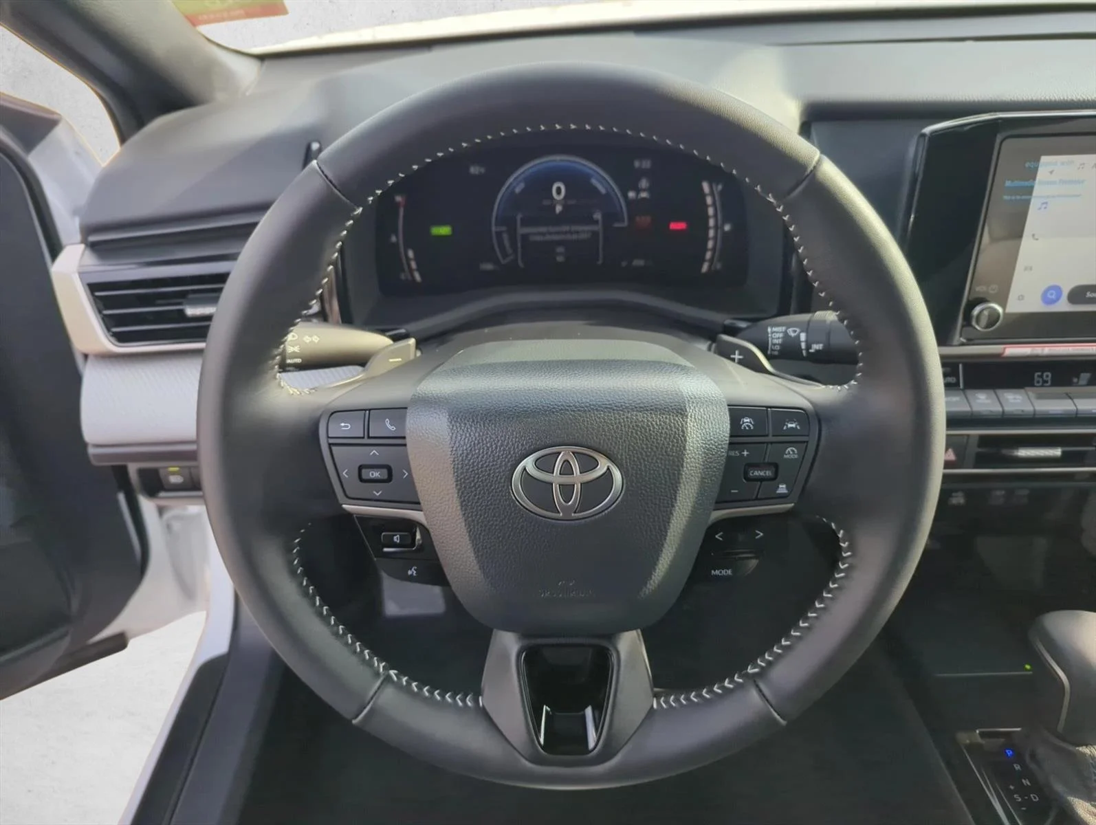 Used 2026 Ice Cap Toyota SE image 16