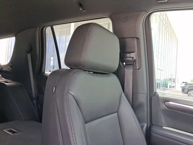 Used 2025 White Chevrolet LT image 18