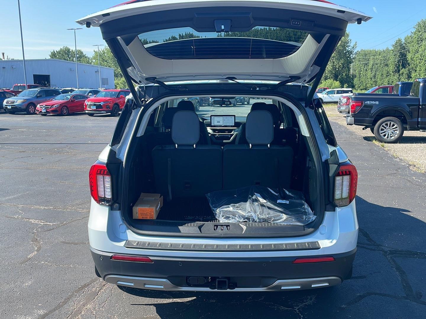 New 2026 Space White Metallic Ford Active image 60