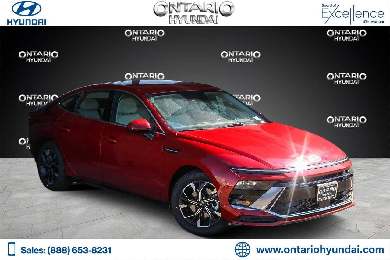 New 2025 Red Hyundai SEL image 1