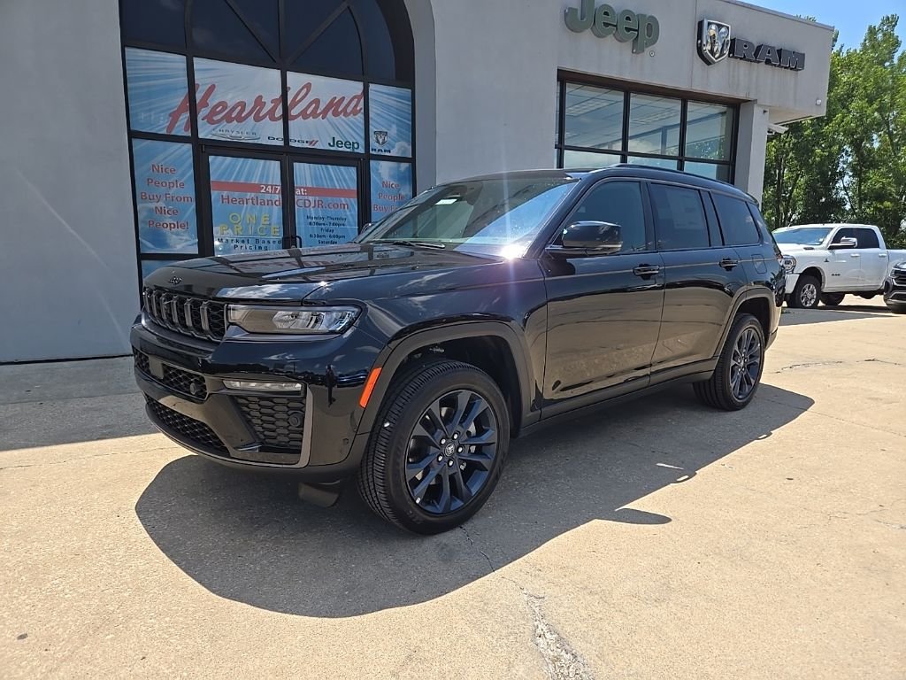 New 2026 Diamond Black Crystal Pearl-Coat Exterior Paint Jeep  image 2