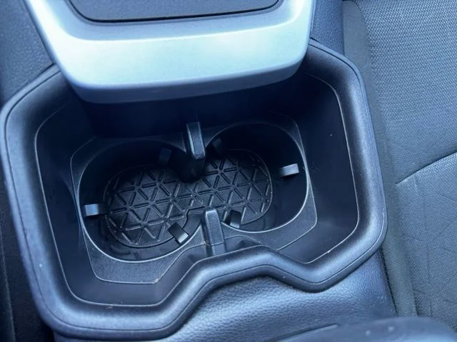 2025 Toyota RAV4 XLE - Photo 24