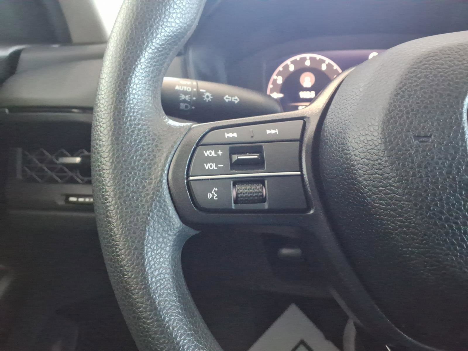 2025 Honda Accord SE - Photo 29