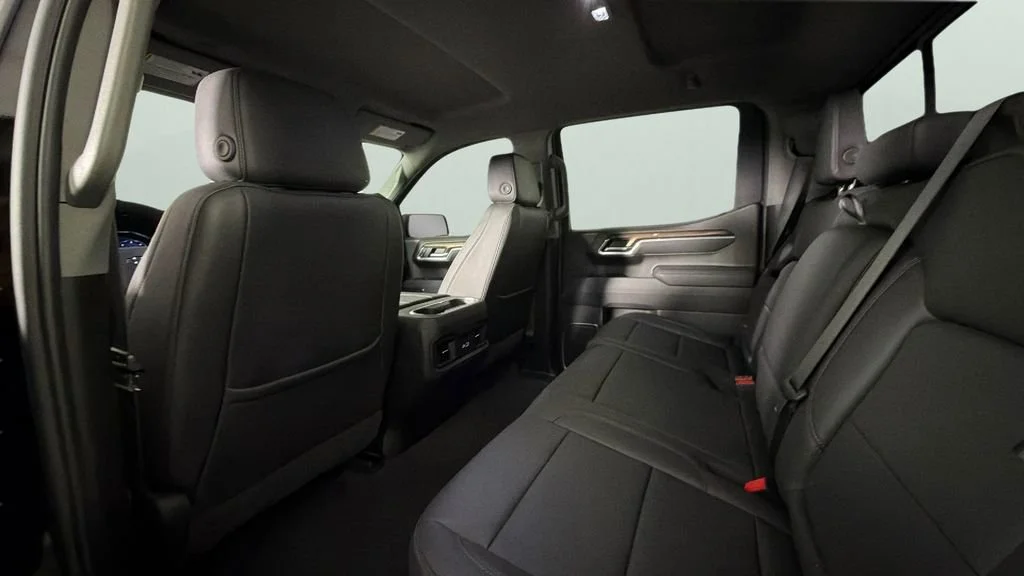 Used 2025 Black Chevrolet RST image 29