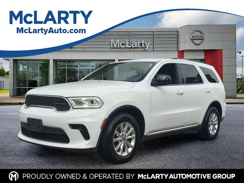 Used 2023 White DODGE SXT RWD image 1