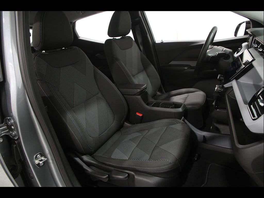 Used 2027 Sterling Gray Metallic Chevrolet LT image 17