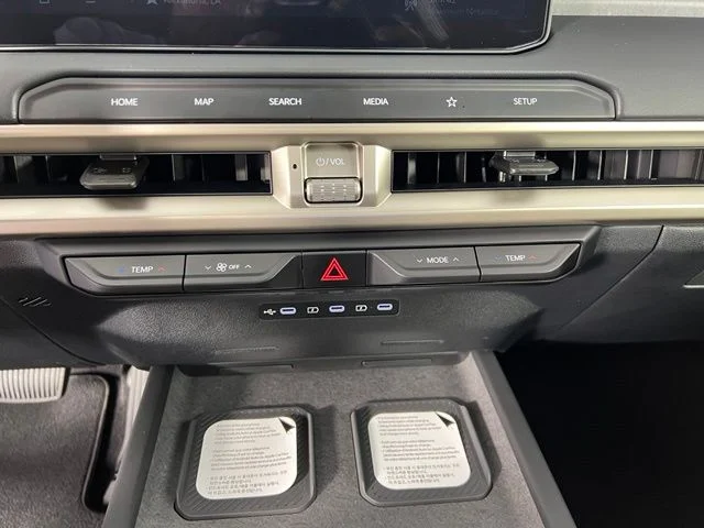 New 2027 White Kia EX image 25