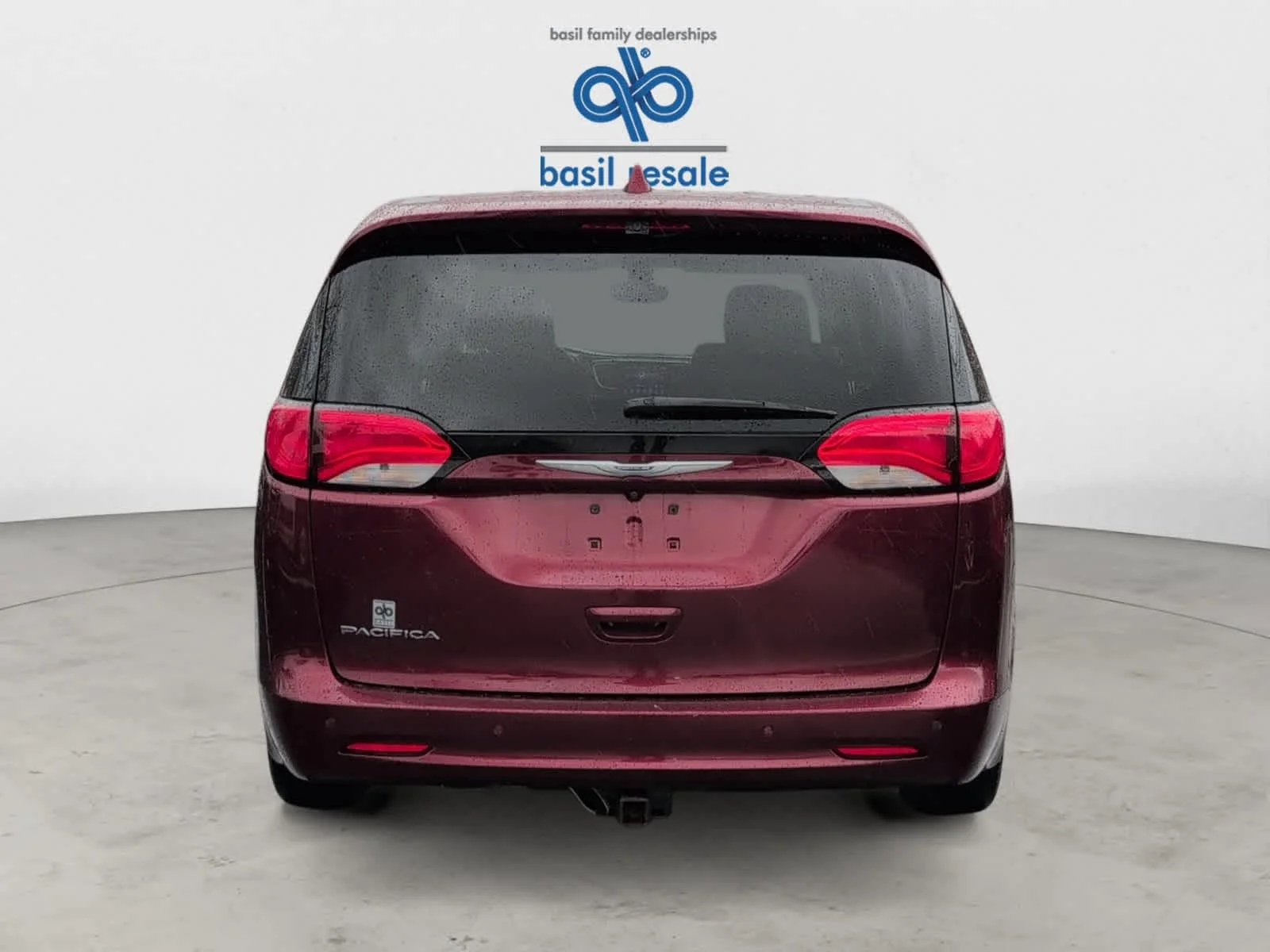 Used 2017 Velvet Red Pearlcoat Chrysler Touring image 6