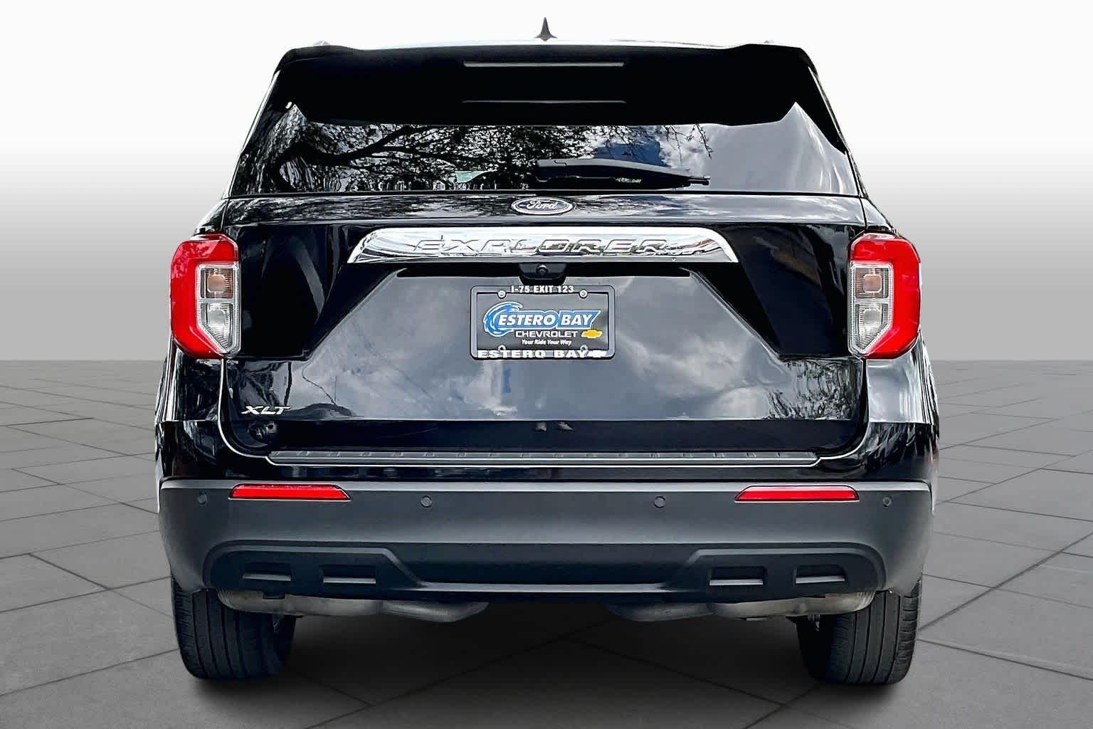Used 2023 Agate Black Metallic Ford XLT image 5
