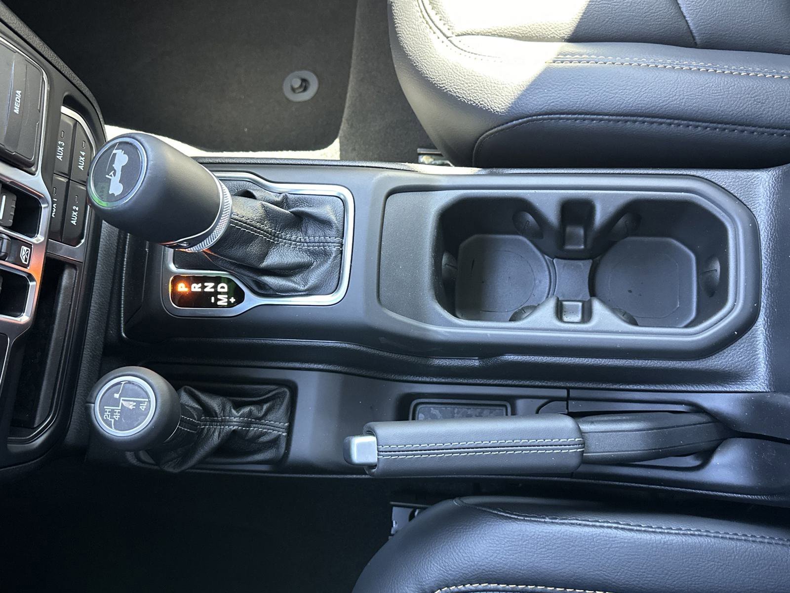 2025 Jeep Wrangler 4-Door Sahara - Photo 27