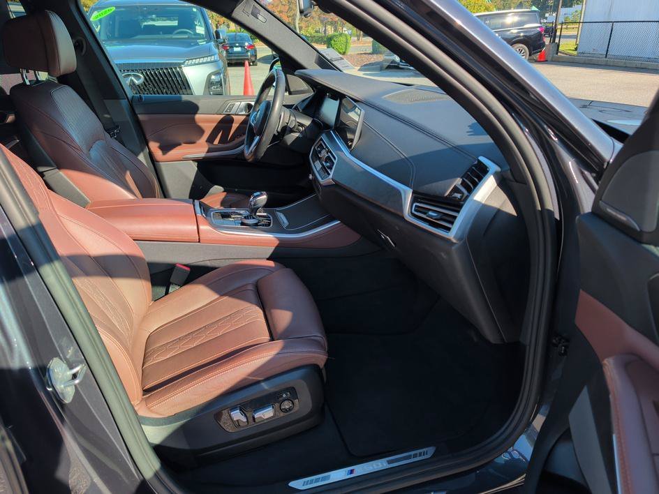 Used 2021 Arctic Gray Metallic BMW M50i image 12