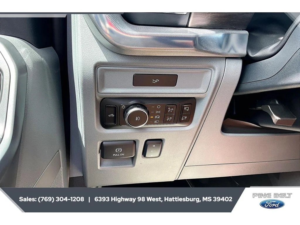 New 2026 Star White Metallic Tri-Coat Ford Lariat® image 23
