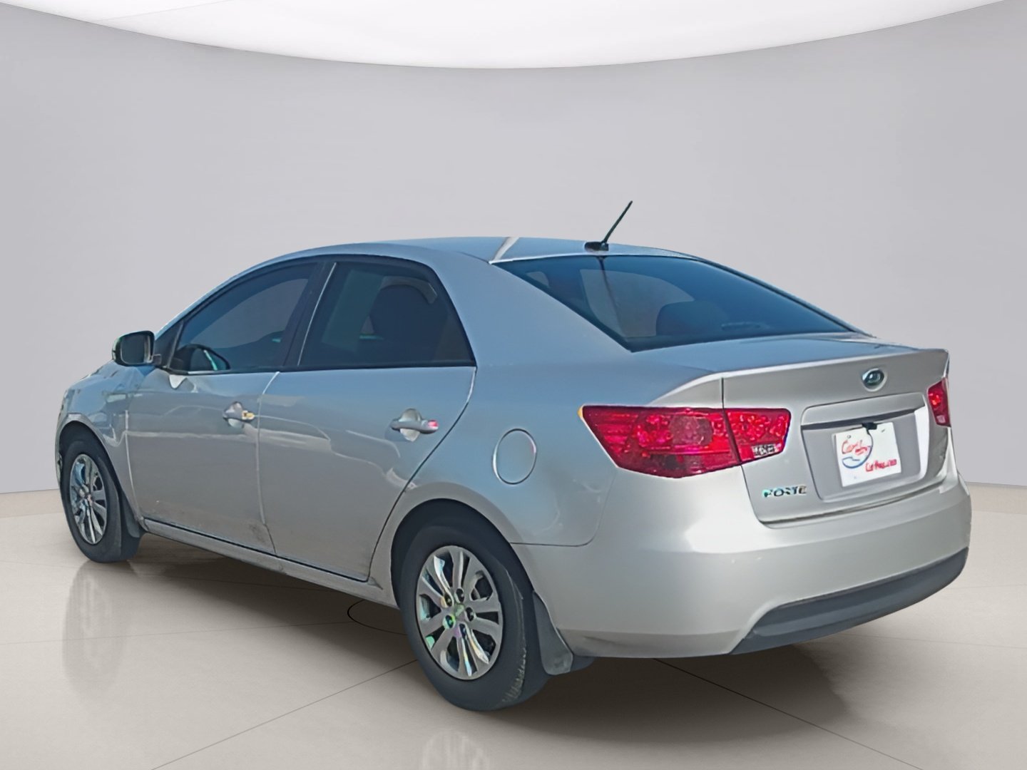 Used 2013 Silver Kia EX image 3