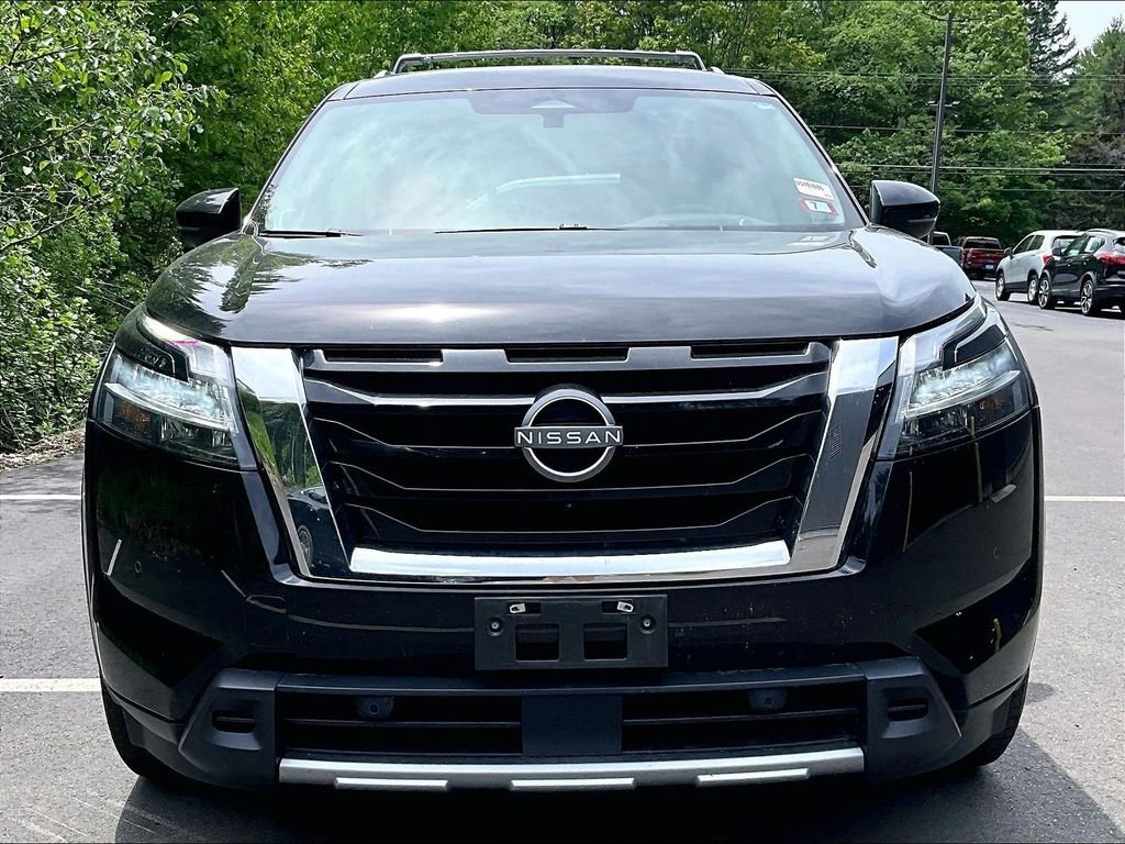 Used 2023 Black Nissan Platinum image 2