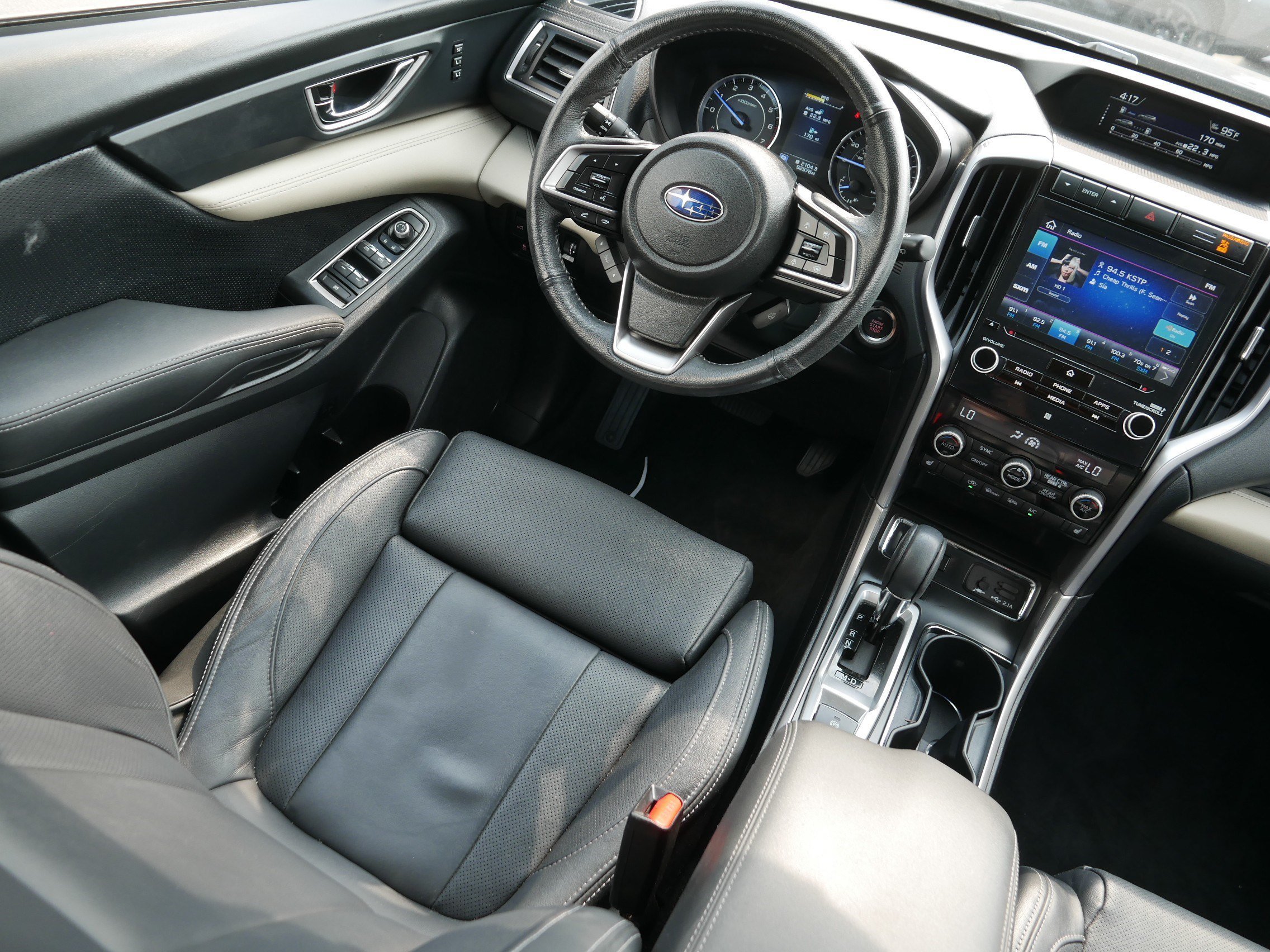 Used 2022 Magnetite Gray Metallic Subaru Limited image 9