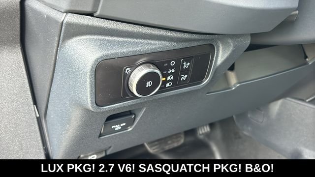 New 2026 Avalanche Gray Ford Badlands image 11