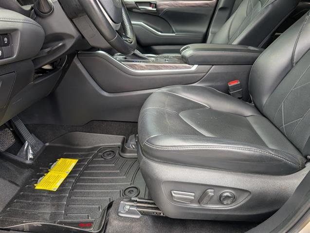 Used 2023  Toyota Platinum image 15