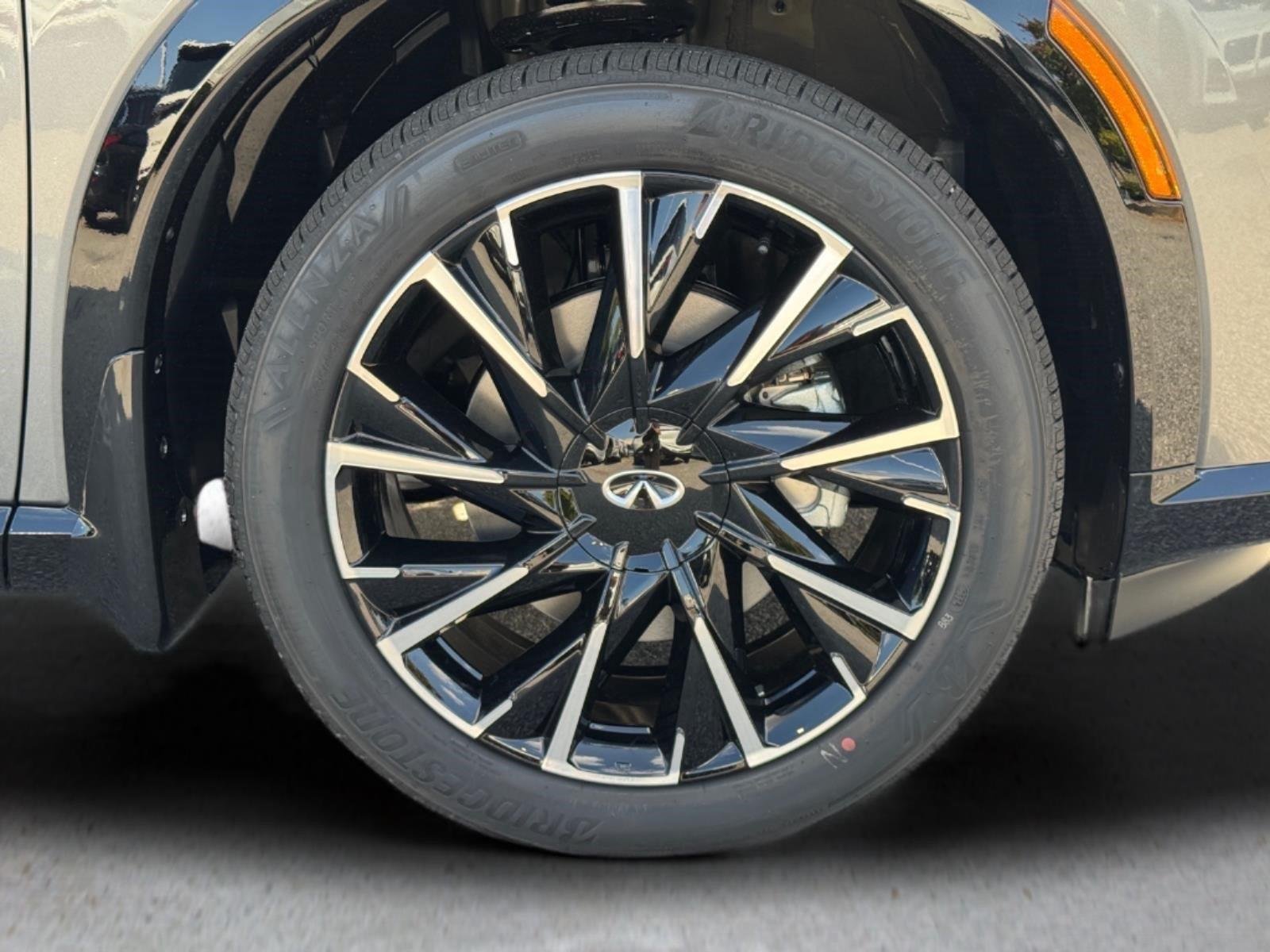 New 2027 2T GRPT SHDW INFINITI Autograph AWD image 9