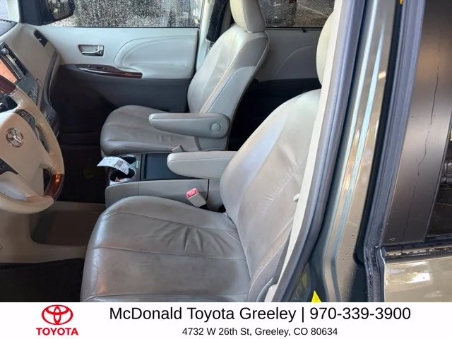 Used 2011 Green Toyota Limited image 9