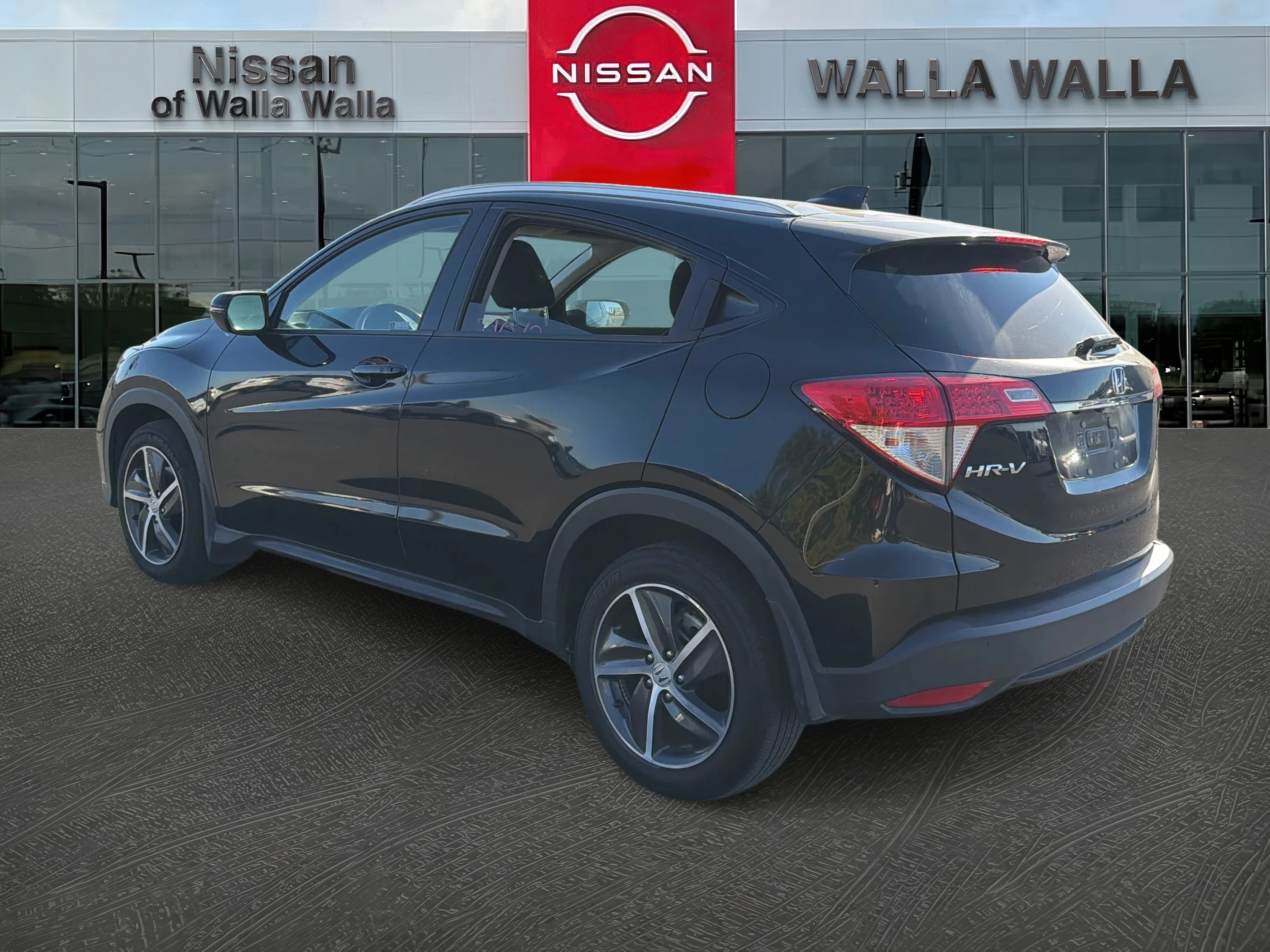 Used 2022 Crystal Black Pearl Honda EX image 5