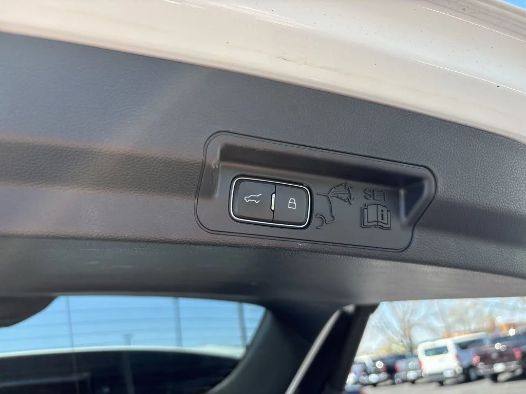 Used 2021 Oxford White Ford XLT image 29