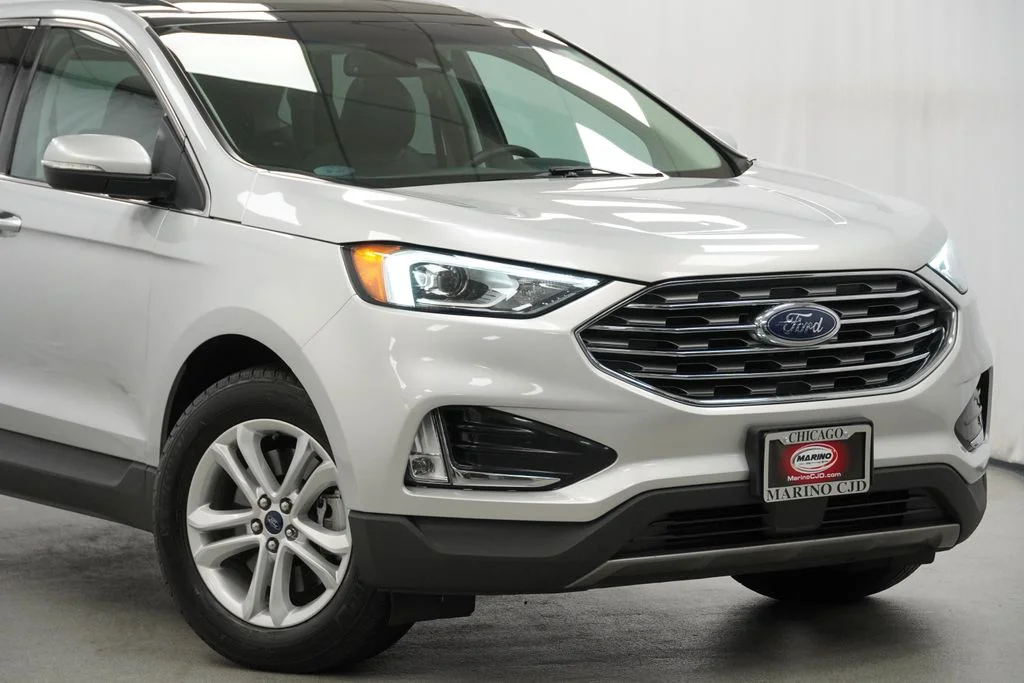 Used 2019 Silver Ford SEL image 3