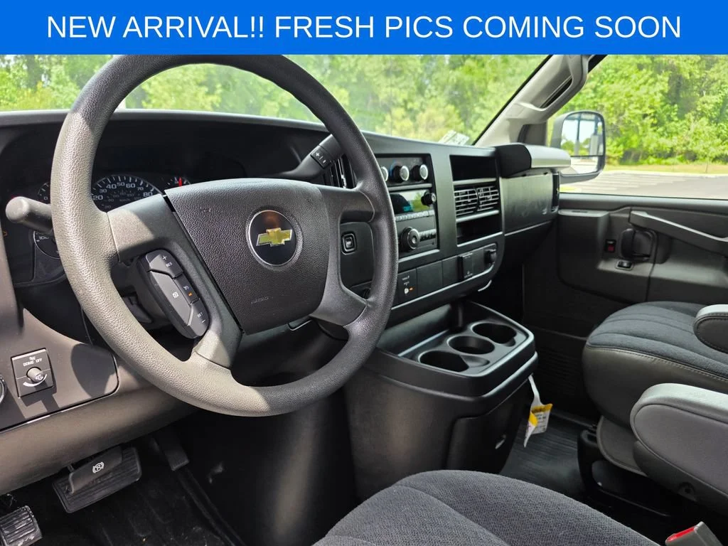 Used 2025 Summit White Chevrolet WT image 7