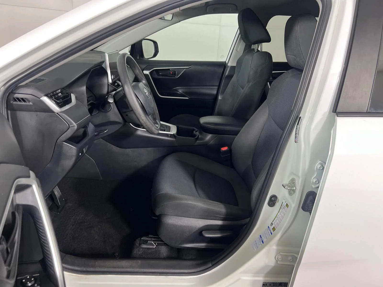 Used 2023 Ice Cap Toyota LE image 12