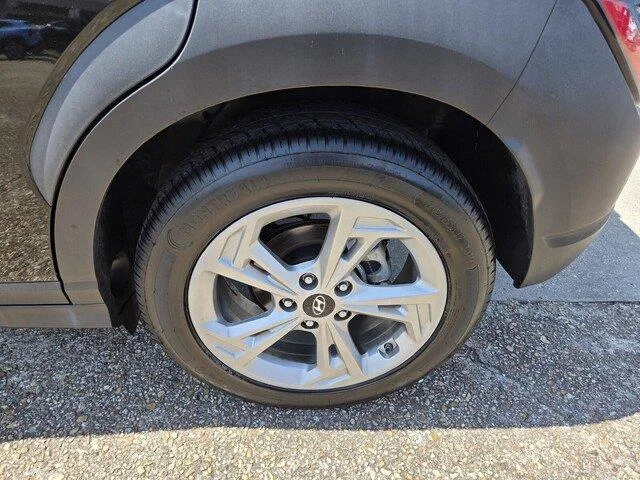 Used 2022 Ultra Black Hyundai SEL image 26