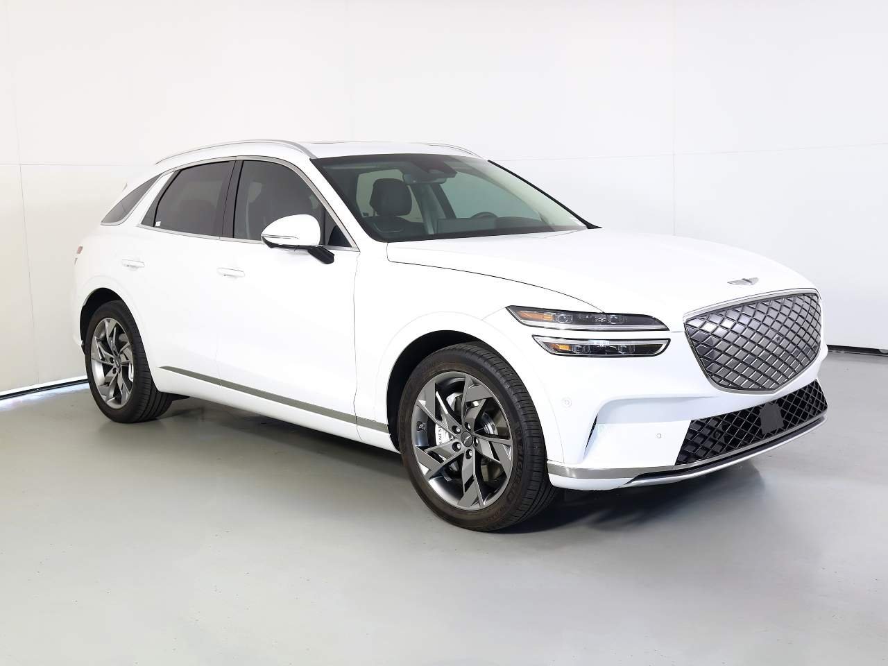 Used 2025 White Genesis Prestige image 5