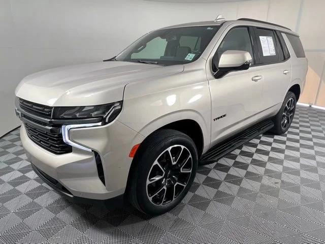 Used 2022 Empire Beige Metallic Chevrolet RST image 3