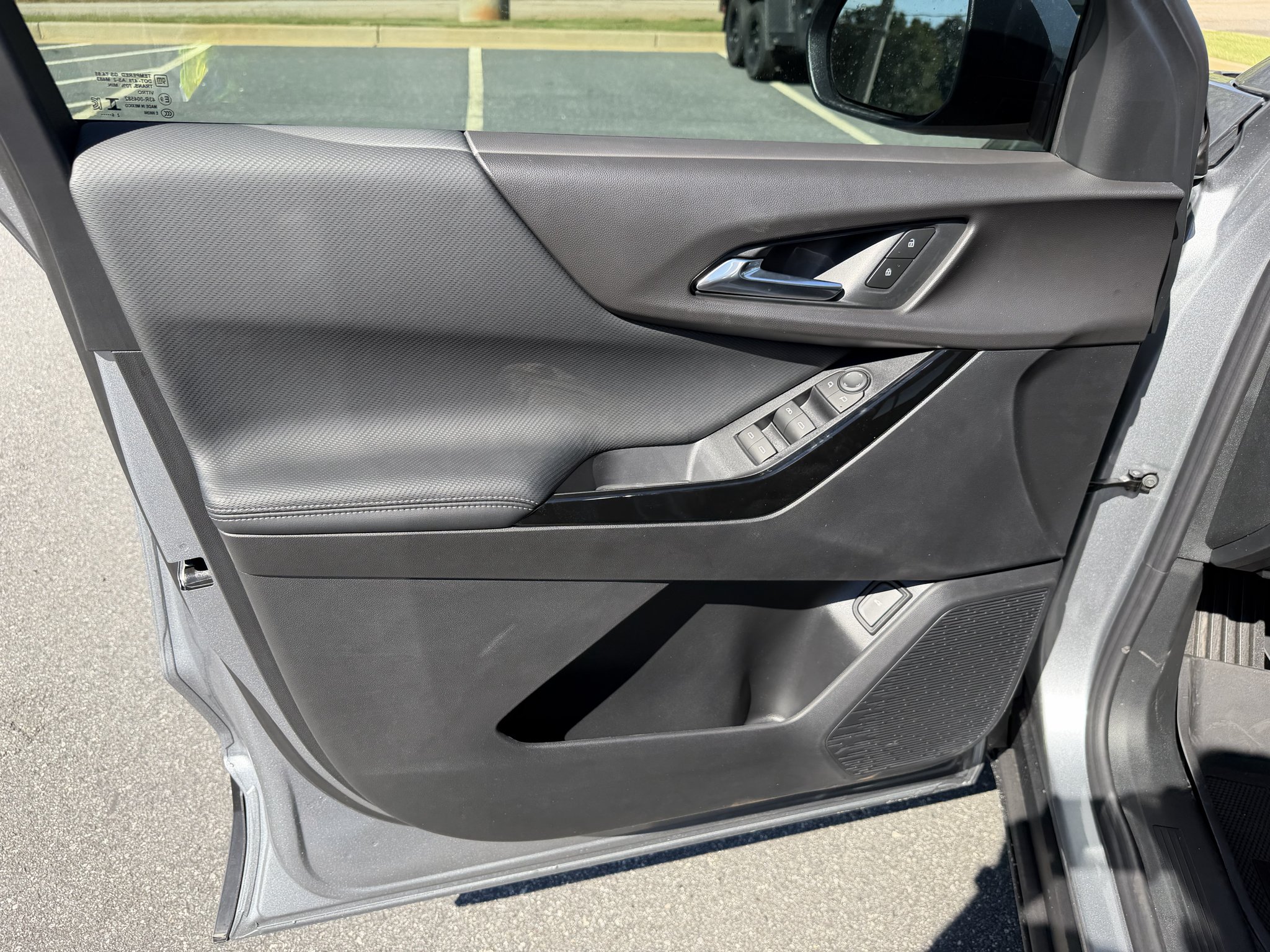 2027 Chevrolet Equinox LT - Photo 22