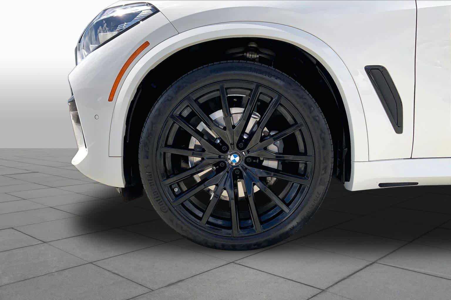 Used 2023 Alpine White BMW sDrive40i image 10