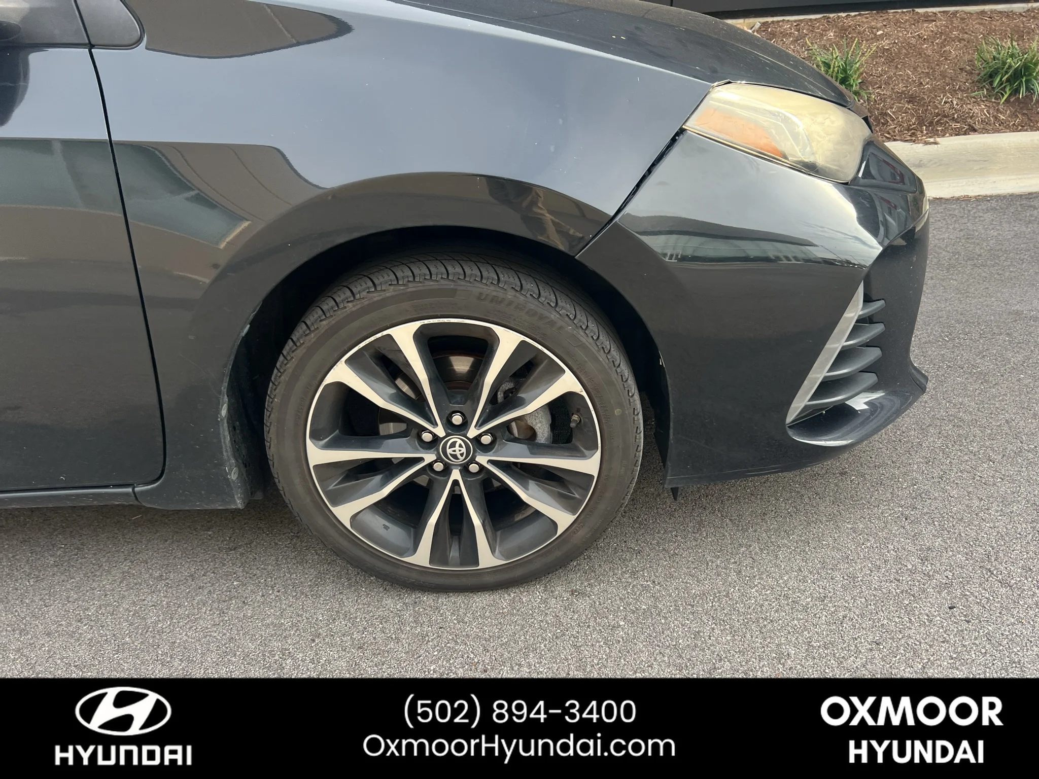 Used 2019 Black Sand Pearl Toyota SE image 3