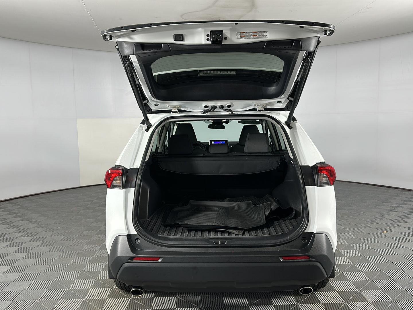 Used 2025 Ice Cap Toyota XLE image 23
