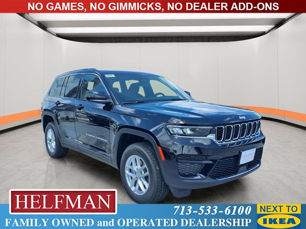 New 2026 Diamond Black Crystal Pearlcoat Jeep Laredo X image 1