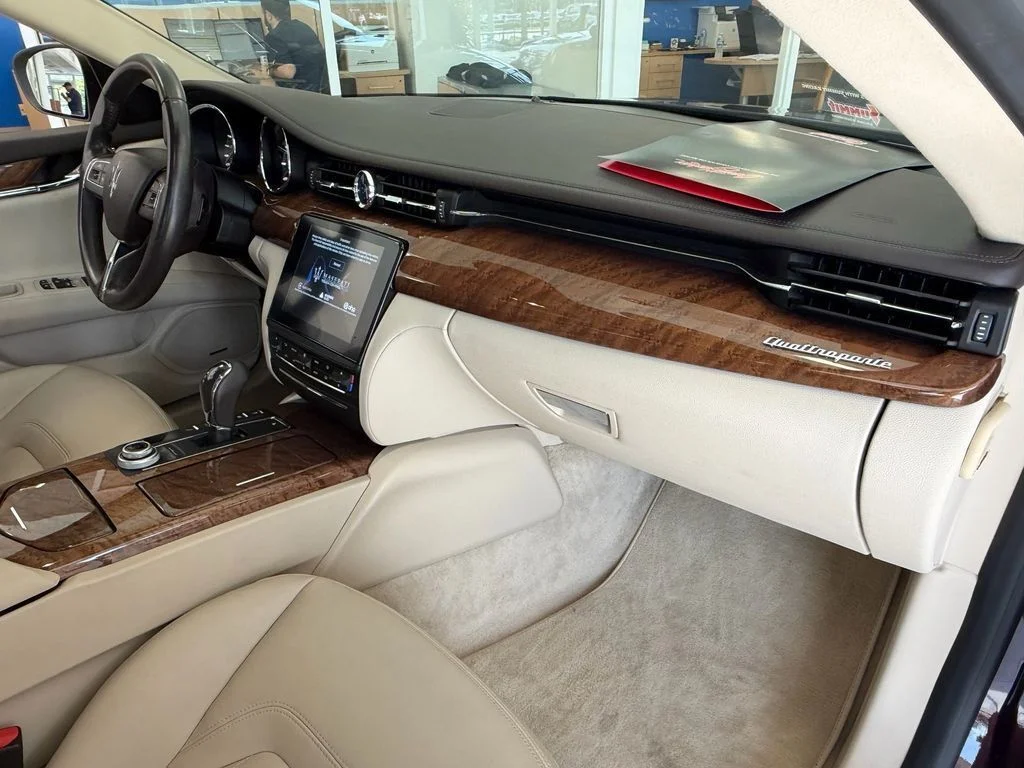 Used 2017 Red Maserati S image 17