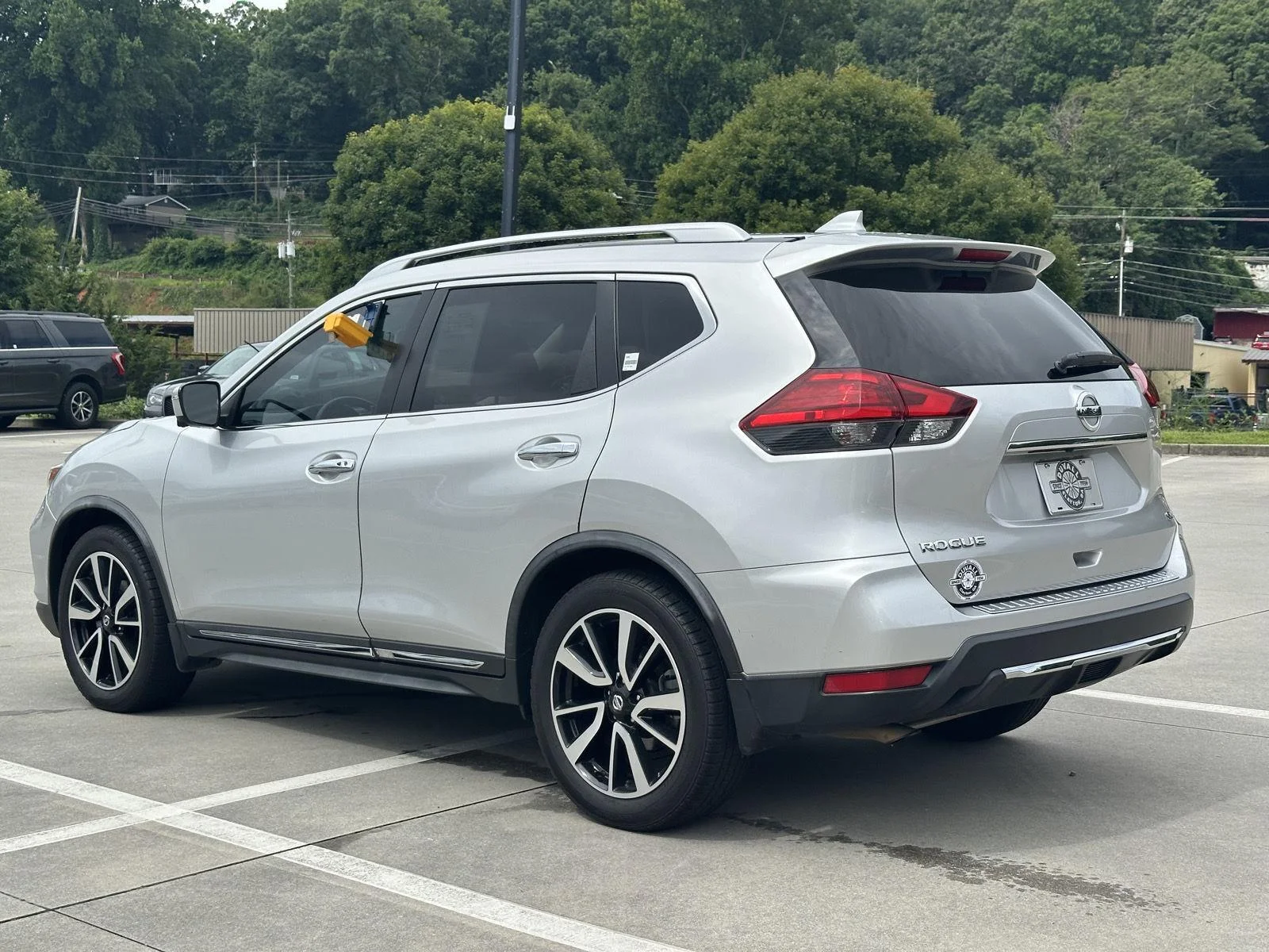 Used 2017 Brilliant Silver Nissan SL image 5