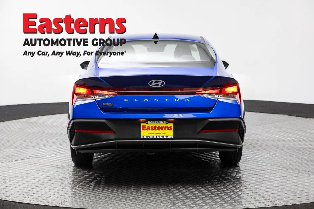 Used 2024 Blue Hyundai SE image 6