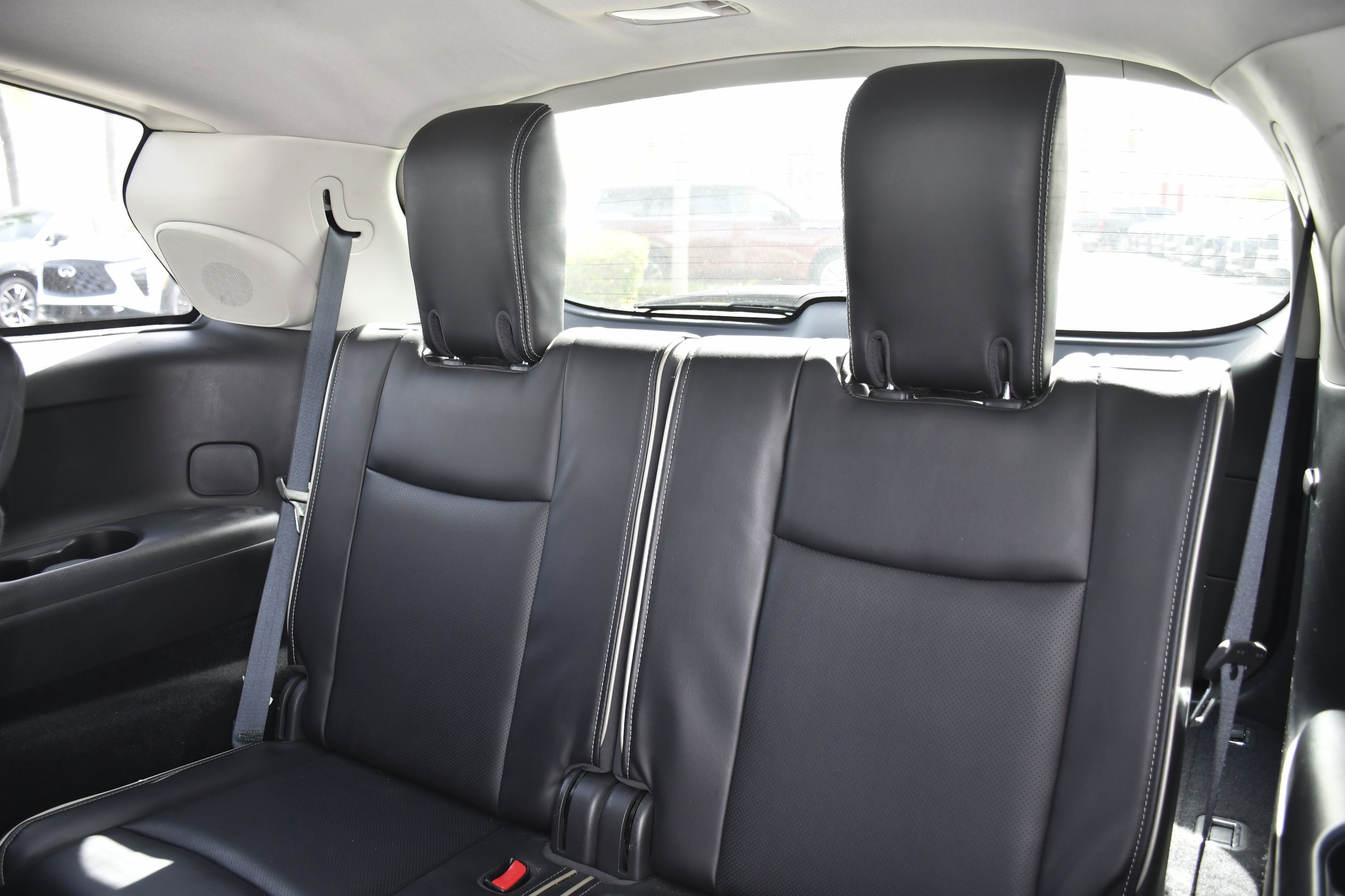 Used 2017 Liquid Platinum INFINITI Base image 28
