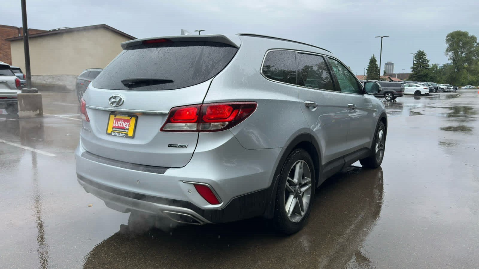 Used 2017 Hyundai Santa Fe SE Ultimate with VIN KM8SRDHF0HU207468 for sale in Minneapolis, MN